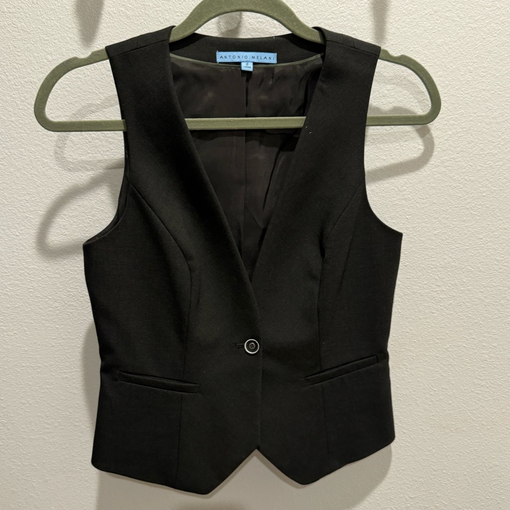 NWOT- Antonio Milani dress vest. Size 2.